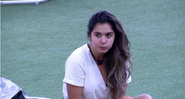 Na área externa, enquanto todos ainda dormiam, Gizelly conversou com Ivy sobre o jogo - Globo