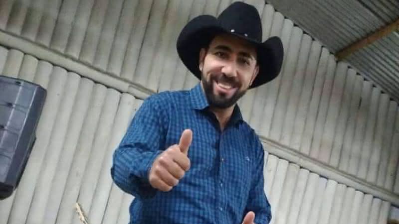 Cantor sertanejo morre após transmissão ao vivo - Instagram