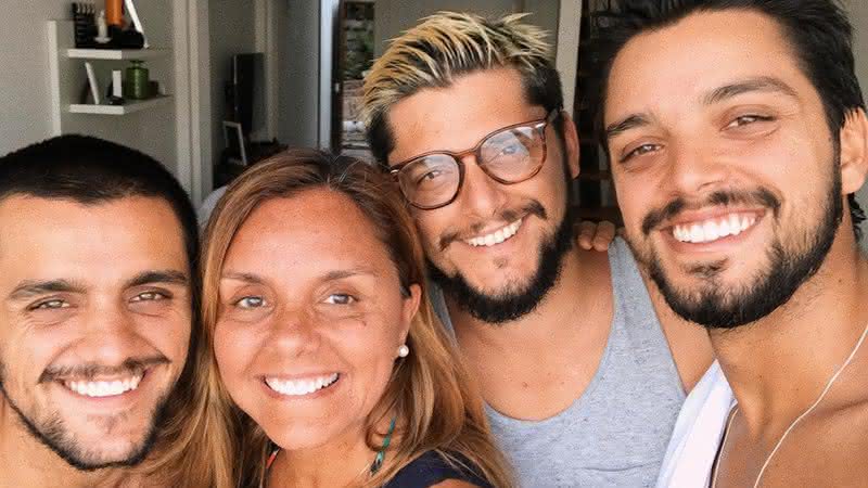 Rodrigo Simas homenageia a mãe - Instagram