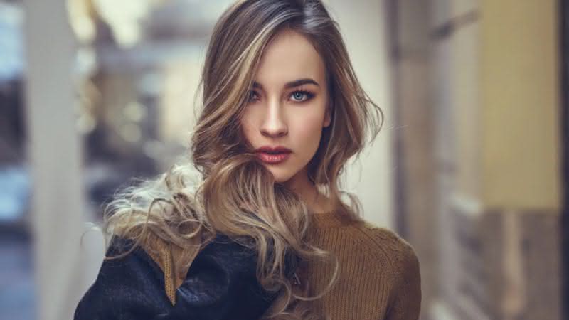 Especialista dá 6 dicas sobre cuidados com o cabelo no inverno - Freepik