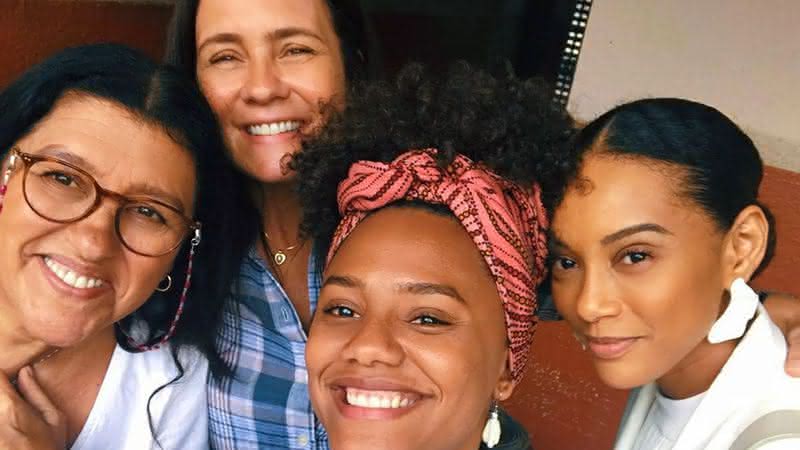 Taís Araujo posa com elenco feminino de 'Amor de Mãe' - Instagram