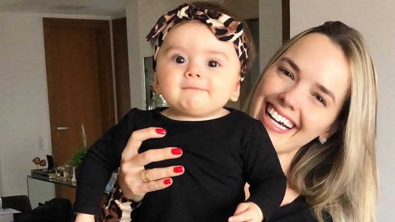 Thaeme Mariôto aparece com o mesmo biquíni da filha e encanta - Instagram