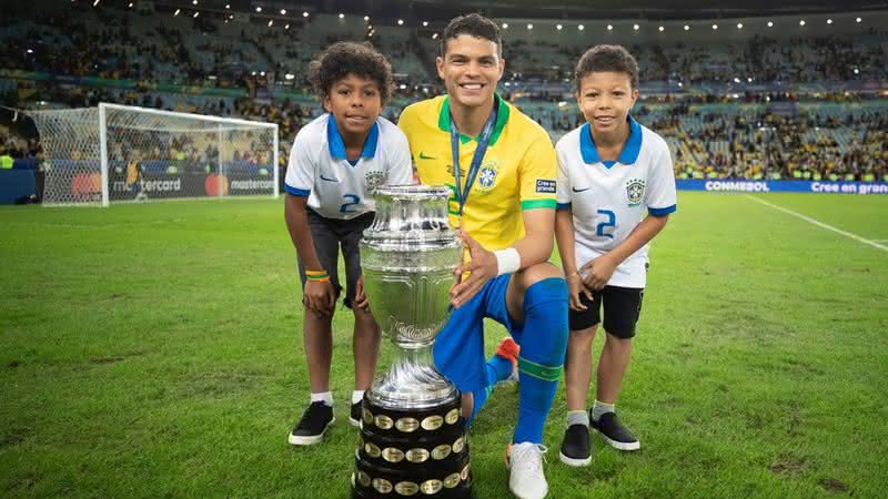 Thiago Silva compartilha foto do filho Iago e encantou os seguidores - Instagram