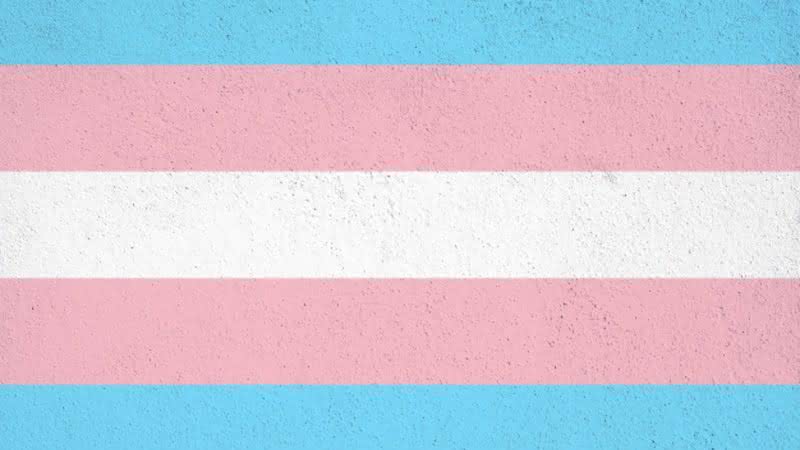 Instituto promove capacitação de pessoas trans e travestis em curso de micropigmentação - Freepik