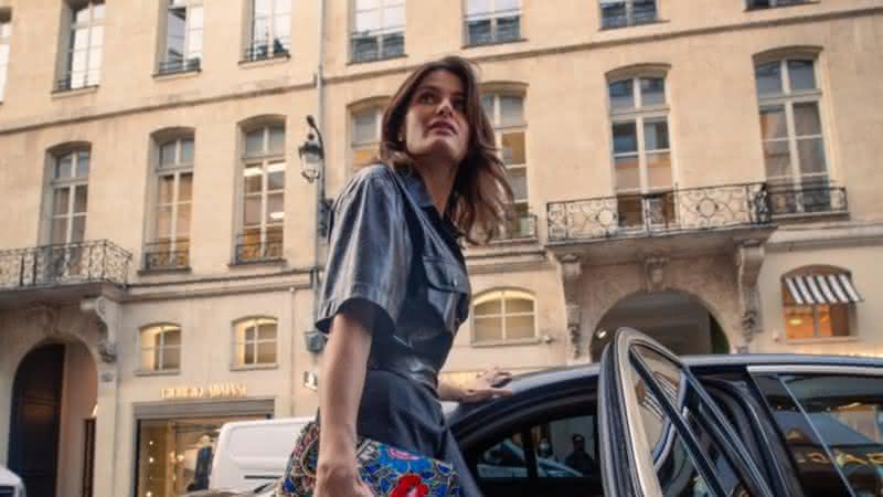 Isabeli Fontana marca presença na primeira fila de desfile em Paris - Divulgação