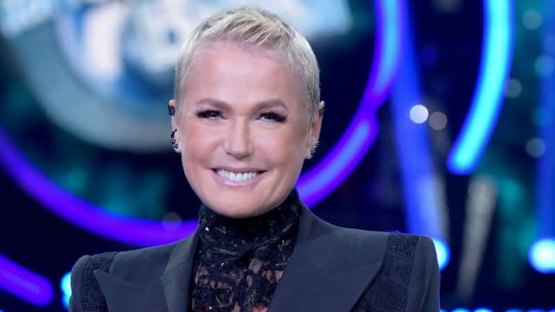 Xuxa compartilha clique nostálgico de família Meneghel e impressiona fãs: "Que foto!" - Instagram