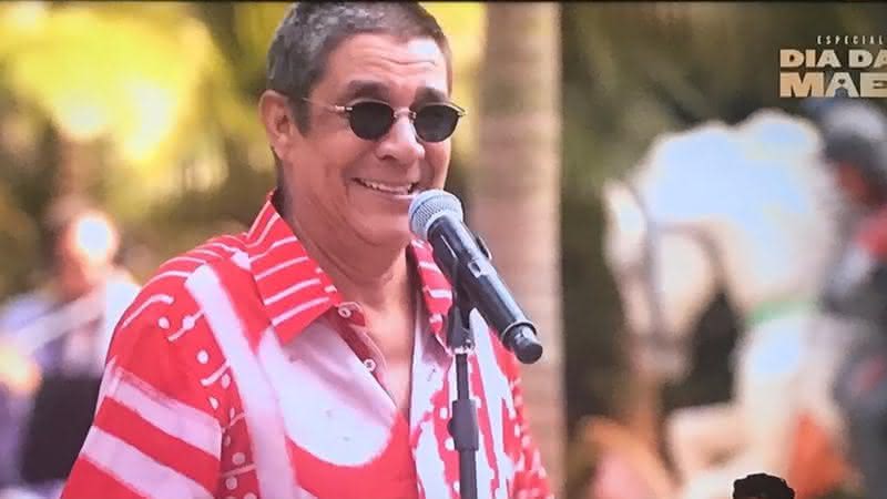 Zeca Pagodinho faz live no Dia das Mães e agita a web - YouTube