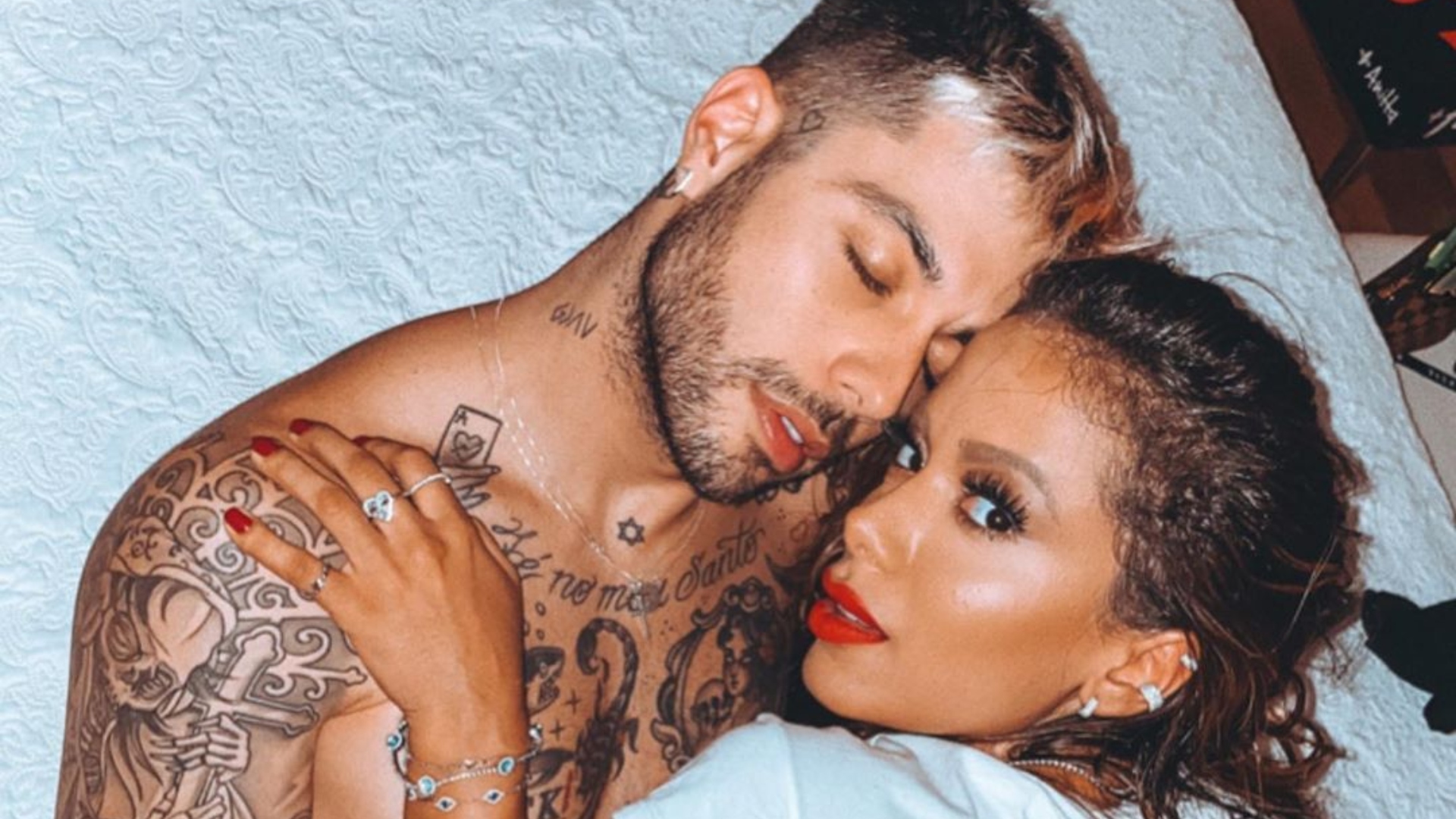 Apaixonado! Gui Araújo filma Anitta rebolando de biquini e baba no corpo da cantora: “Feliz da vida”
