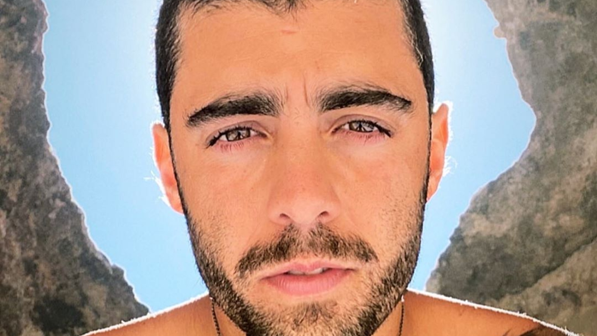 Casa de Pedro Scooby no Brasil é assaltada e funcionária sofre agressão: “Muito triste”