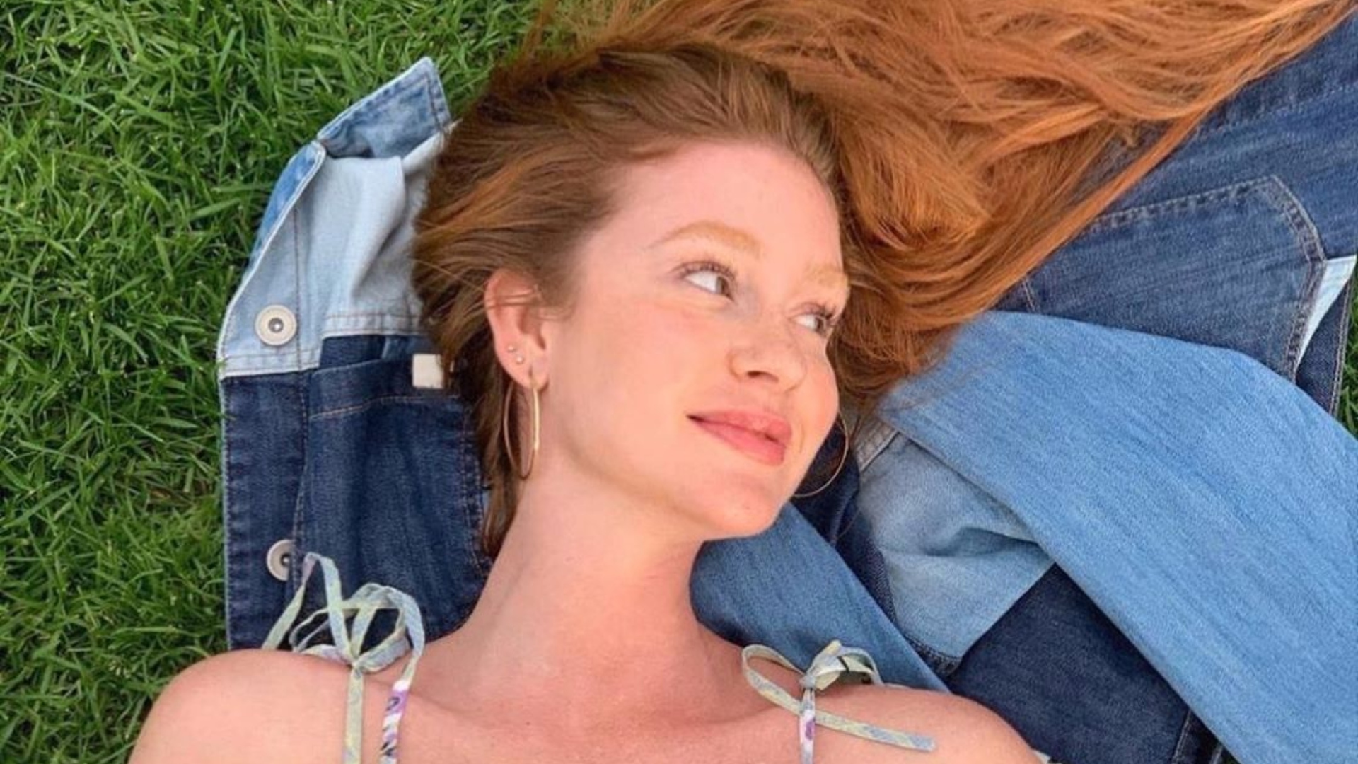 Hora do parabéns! Marina Ruy Barbosa completa 25 anos e comemora com bolo simples e mesa cheia de doce