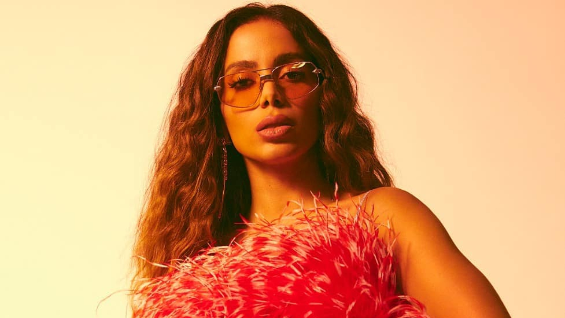 Anitta comenta cena polêmica em que xinga membros de sua equipe em série da Netflix: “Infelizmente é real”
