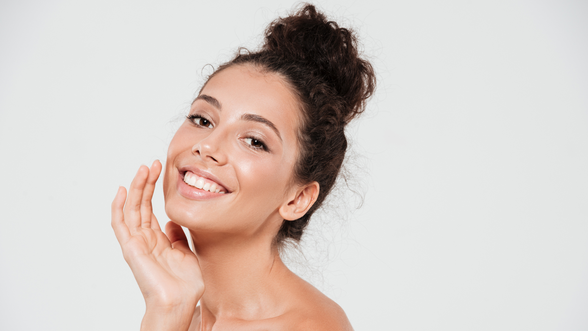 A melhor época para o peeling é agora! Dermatologista esclarece 7 dúvidas sobre o tratamento queridinho do inverno