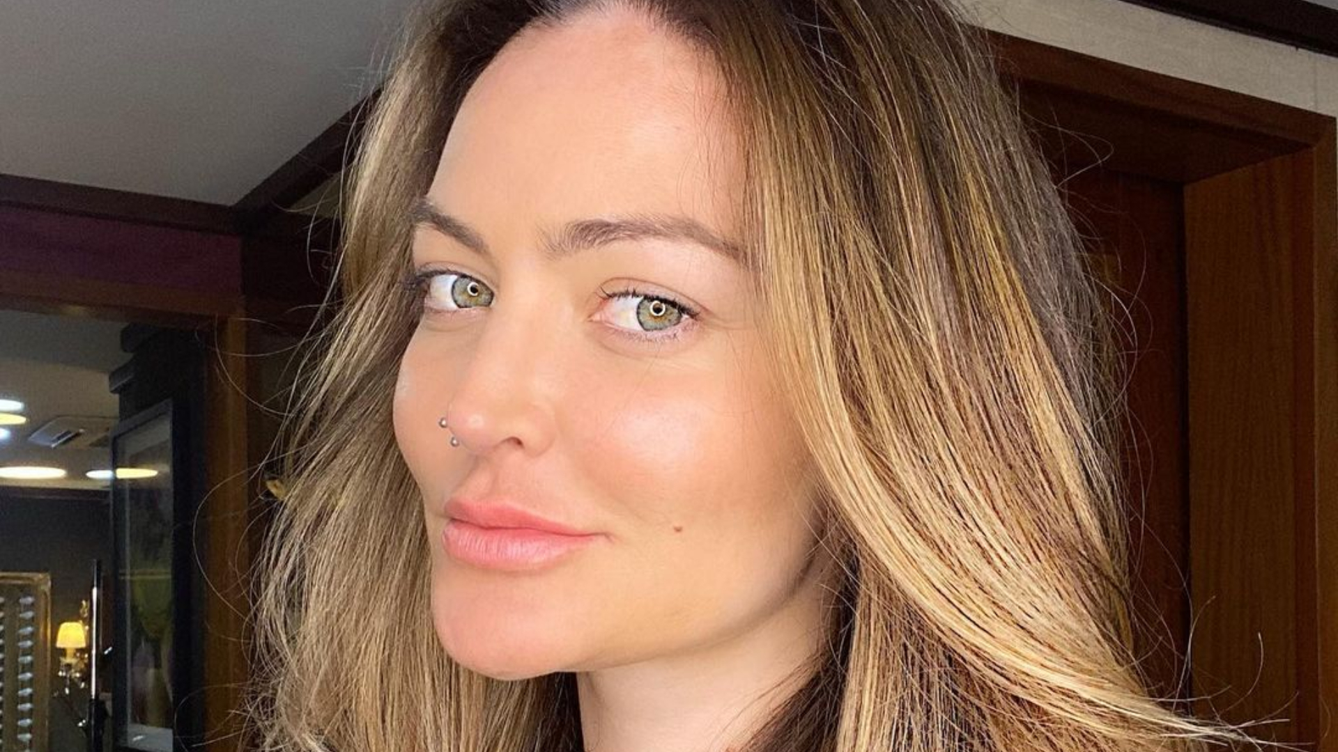 Poucos dias desde sua separação, Laura Keller conta que recebeu propostas indecentes e fotos ousadas