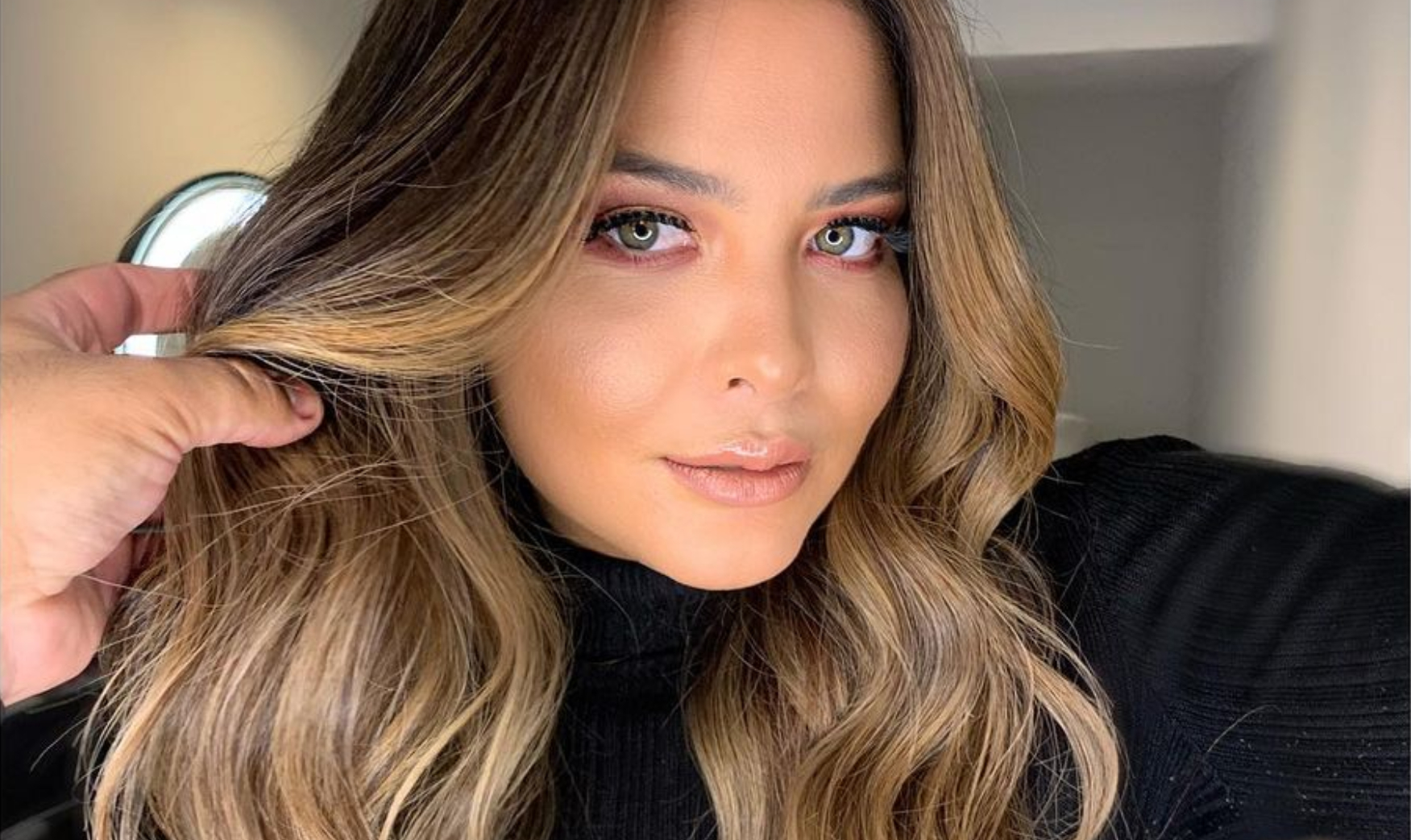 Mamãe Noel tá on! Geisy Arruda solta verbo contra censura após sensualizar em ensaio de natal
