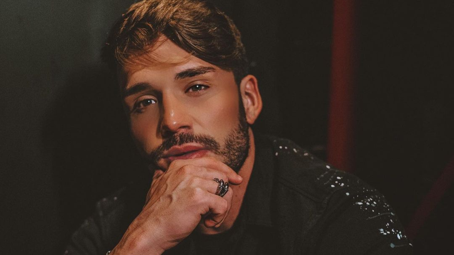 Em preto e branco, e colorido, Lucas Viana coloca tanquinho para jogo