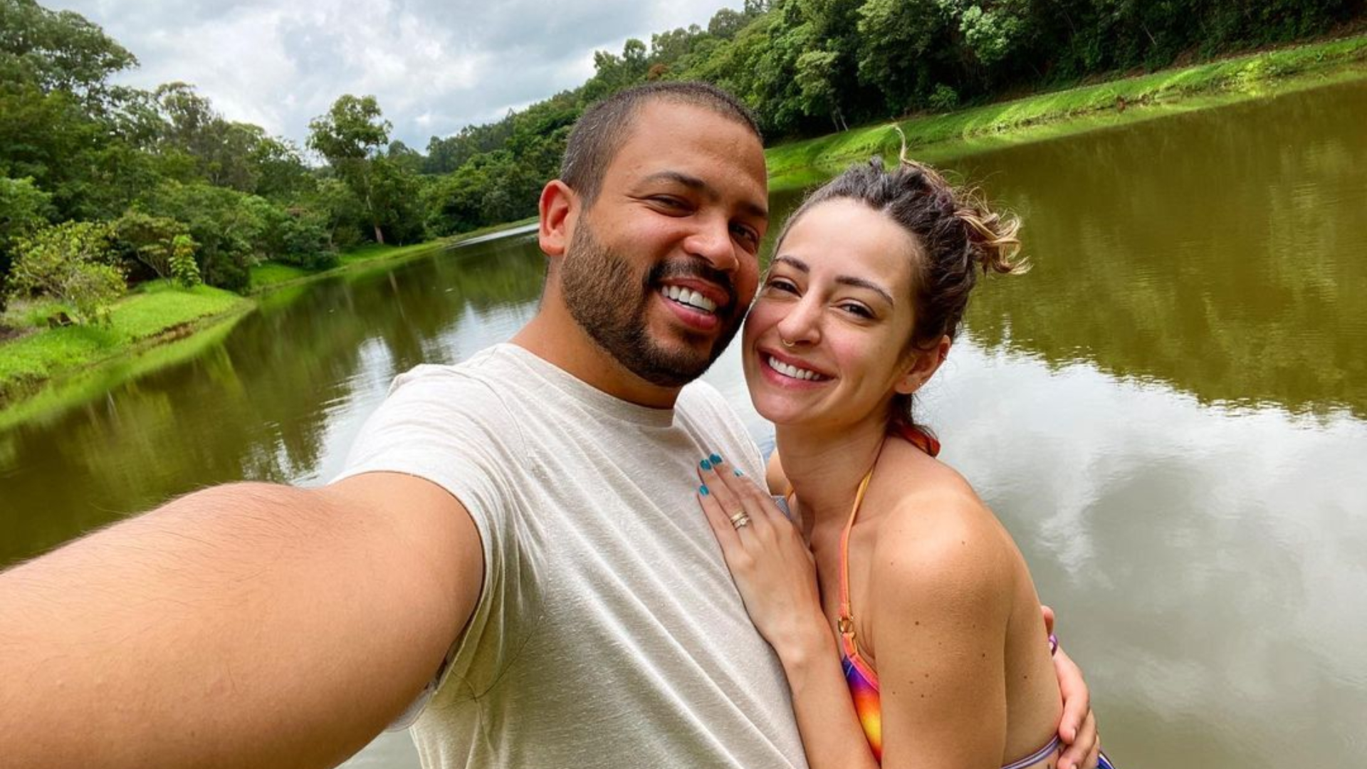 BBB21: Esposa de Projota diz que a filha do casal foi jurada de morte pelos comportamentos do cantor no programa
