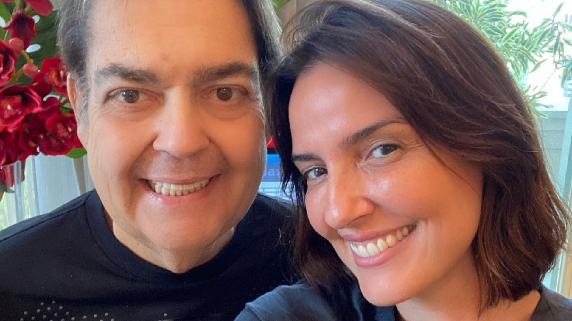 Luciana Cardoso, esposa de Faustão, surge com o apresentador após rumores de internação: “Em casa”