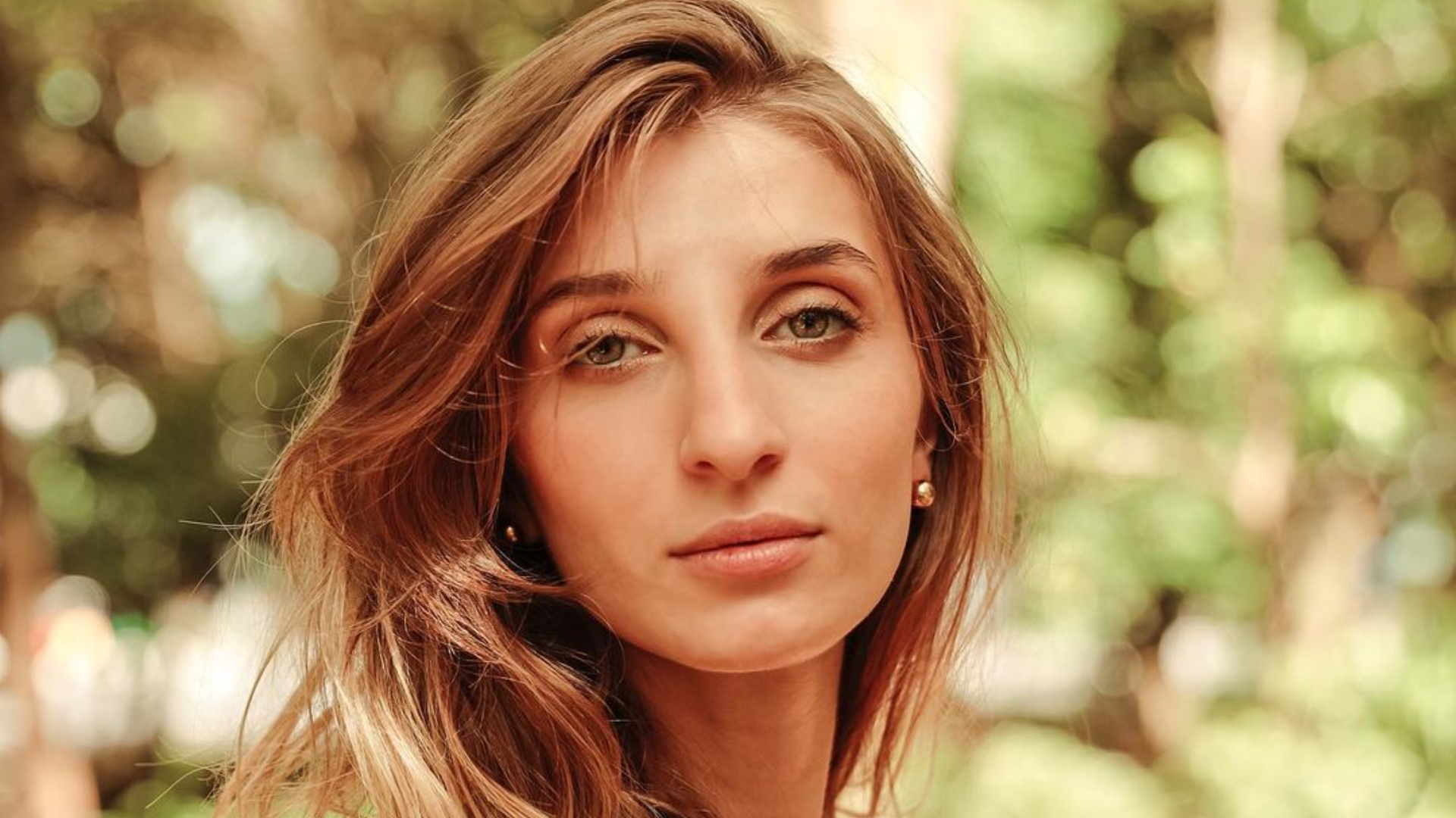MÊS DA MULHER: Nada de competição! Gabie Fernandes conta quais foram suas inspirações femininas para que se tornasse uma escritora e atriz de sucesso