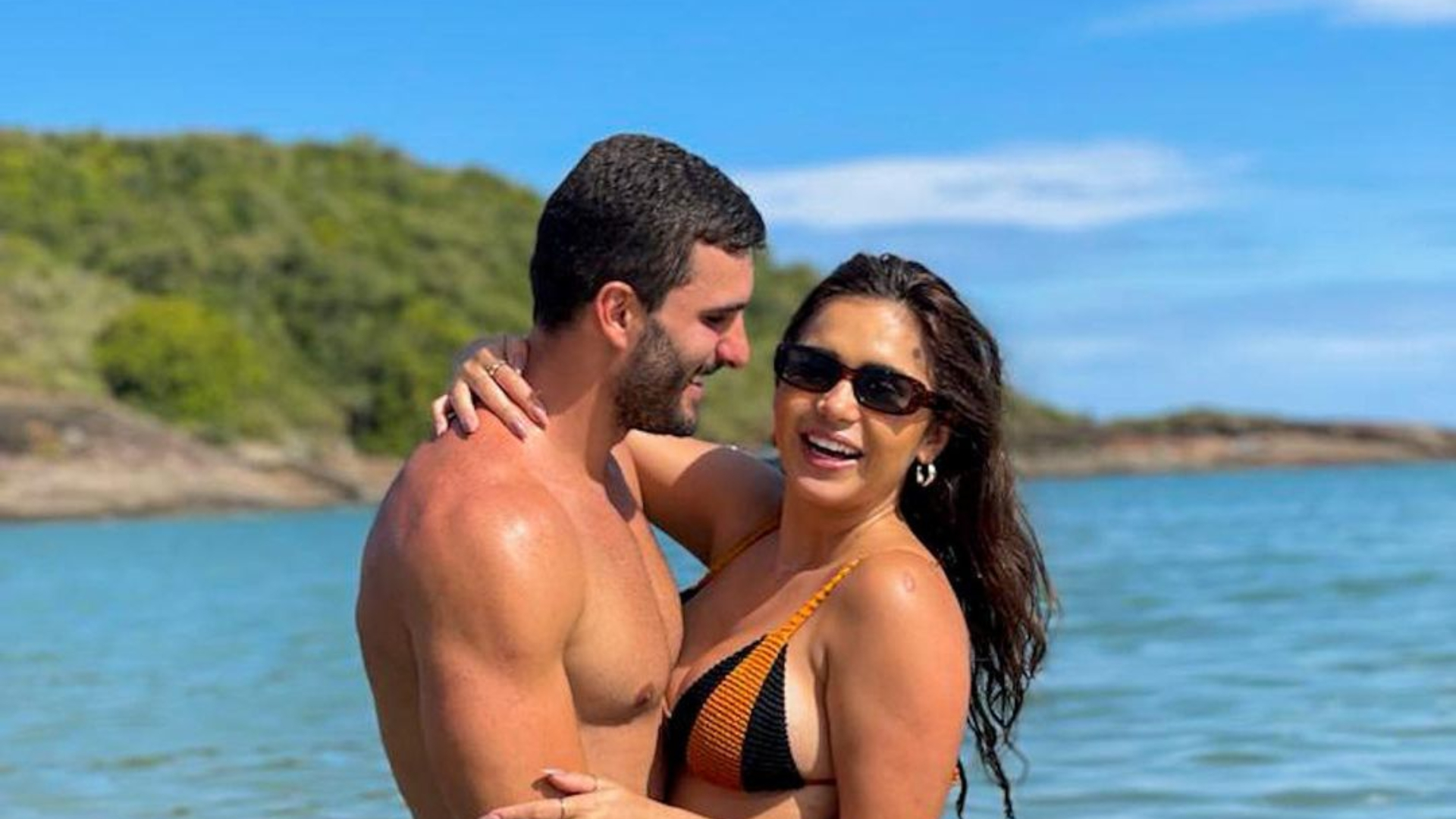 Cara a cara com seu novo affair, Gizelly Bicalho cobra pedido oficial de namoro: “Vem quando?”