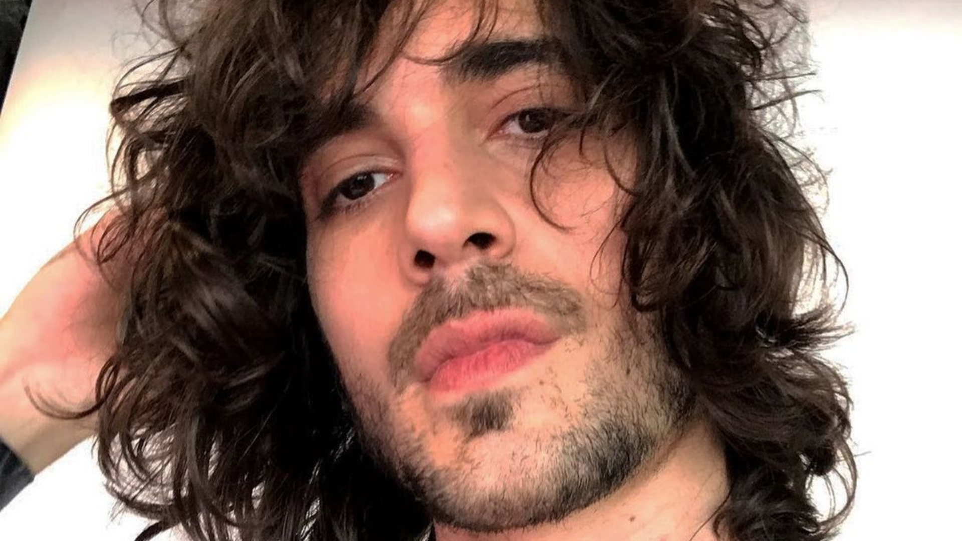 BBB21: Interessado em Thais, Fiuk deixou um affair fora do reality show; Descubra quem é