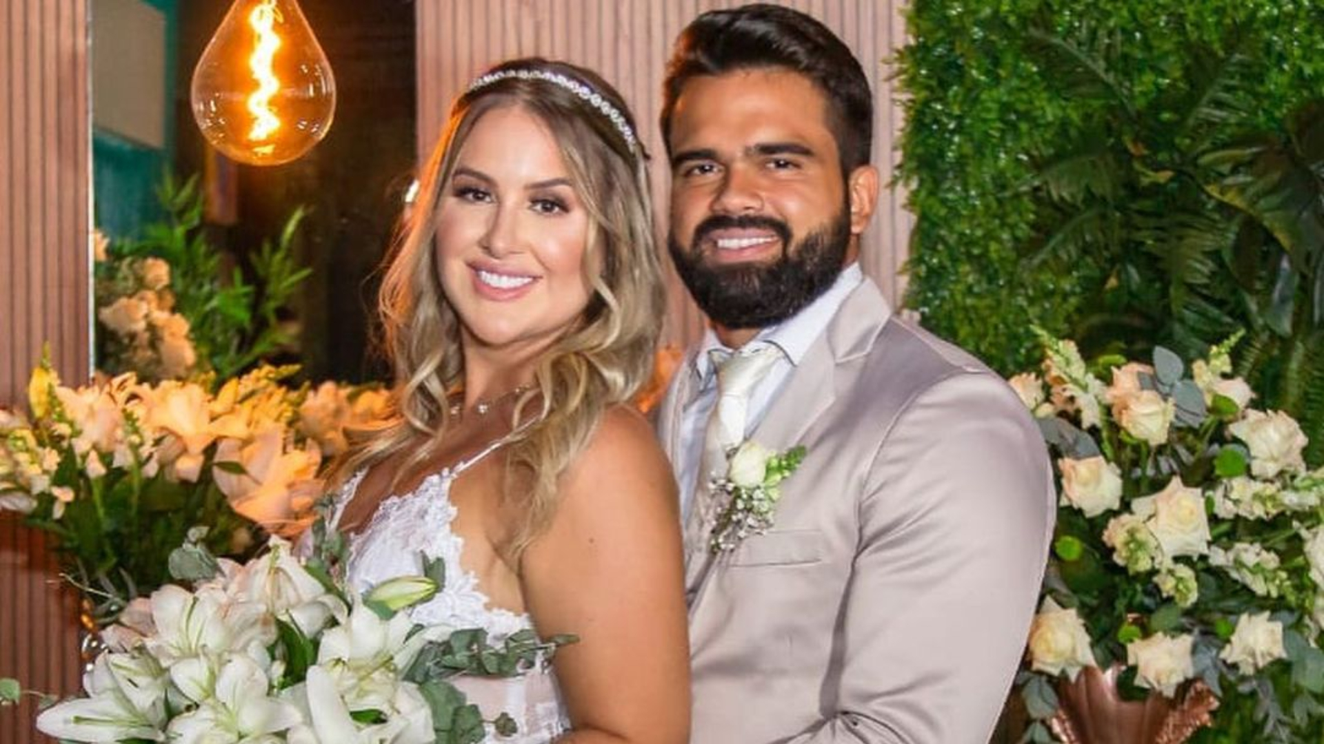 Menos de uma semana após seu casamento, Patrícia Leitte faz teste de gravidez ao lado do marido