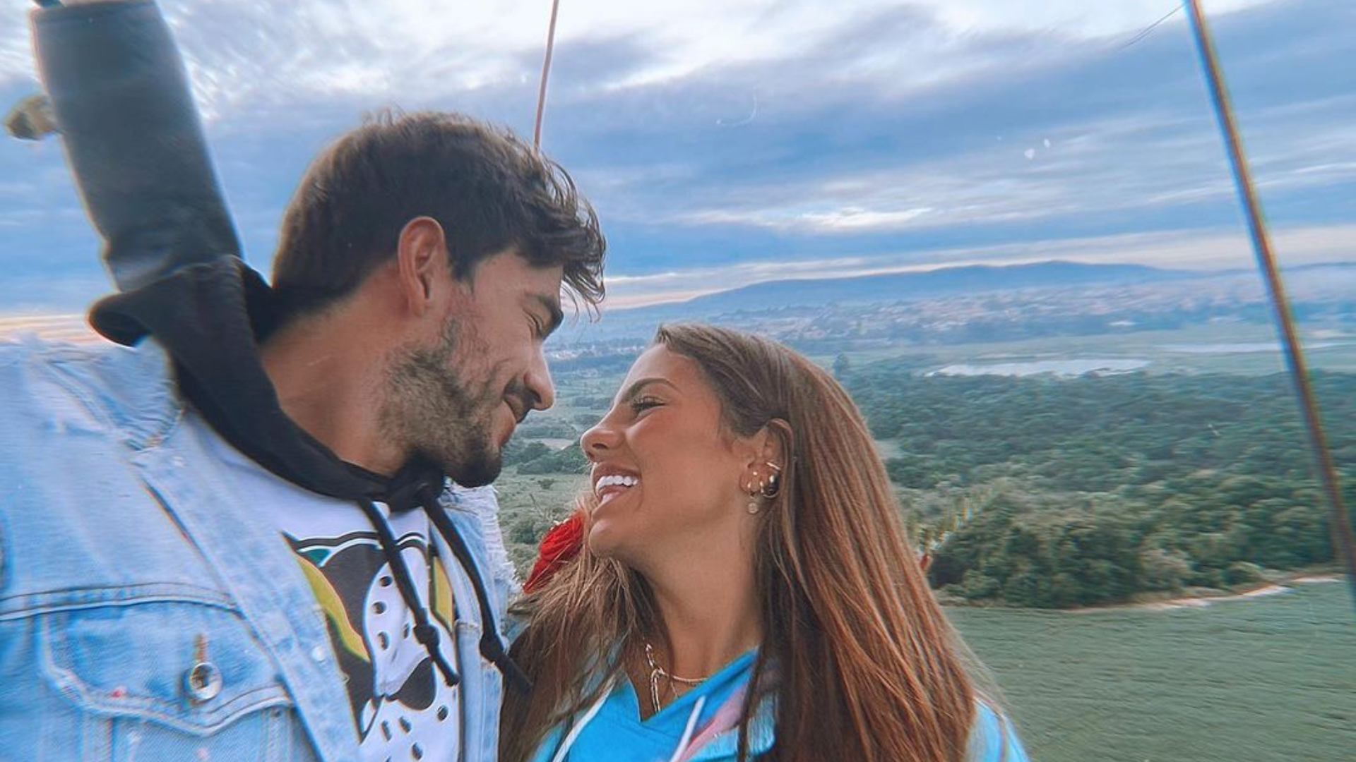 Pedido de namoro, primeiro beijo e muito mais! Gui Napolitano e Catherine Bascoy abrem o jogo e revelam intimidades do casal