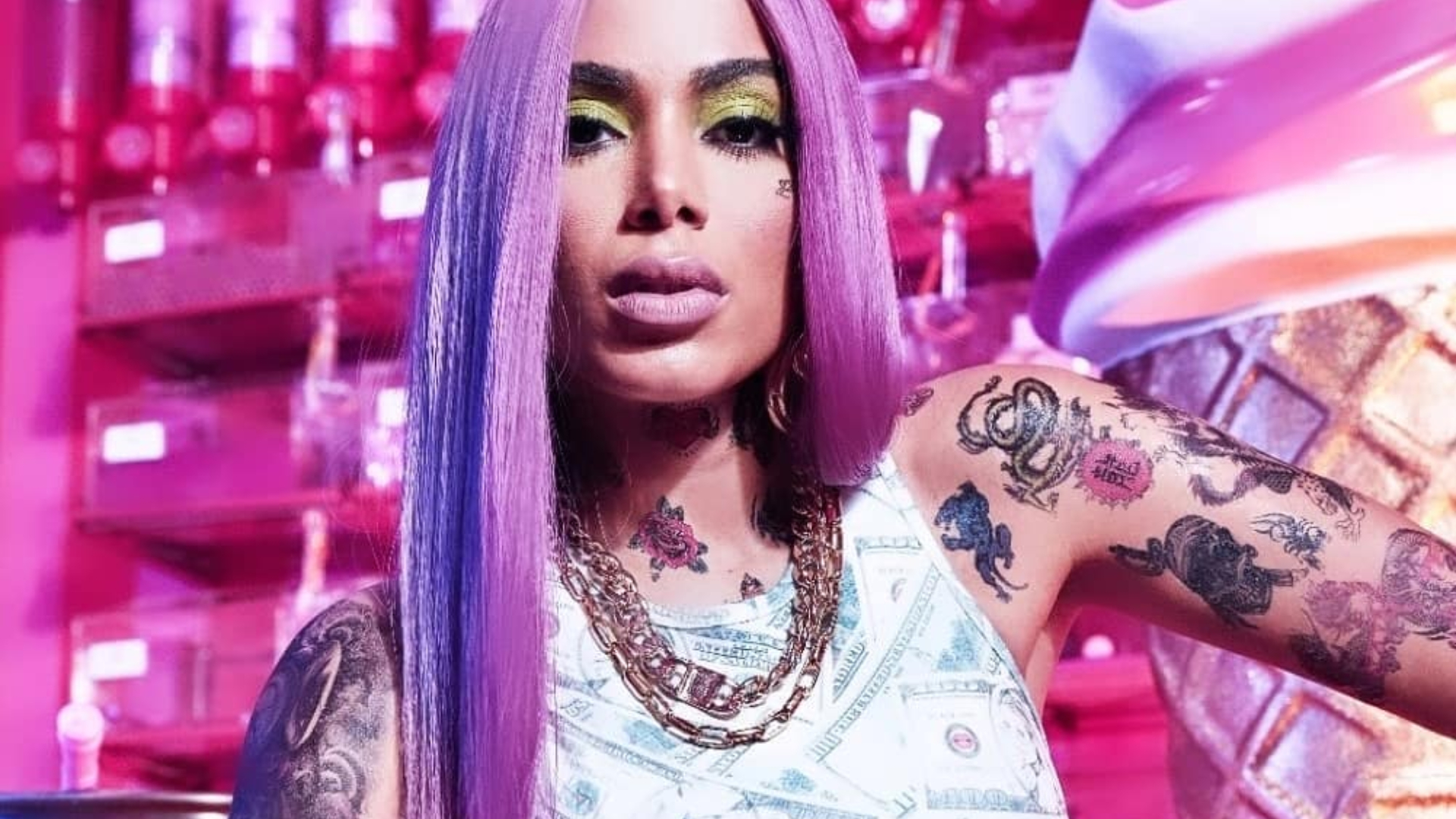 Eita! Anitta confessa que fez duas tatuagens íntimas: ”Atrás e na pepec*”