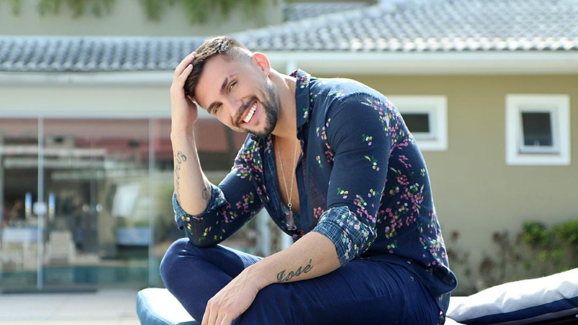 MUDOU! Arthur Picoli exibe novo visual e conquista elogios: “Gato”