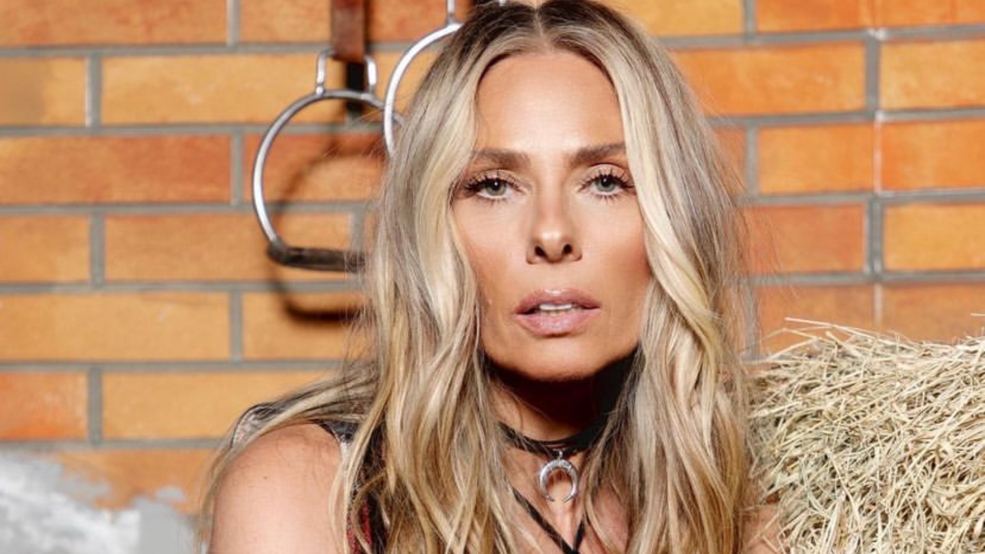 Adriane Galisteu é acusada de imparcialidade e é detonada na web
