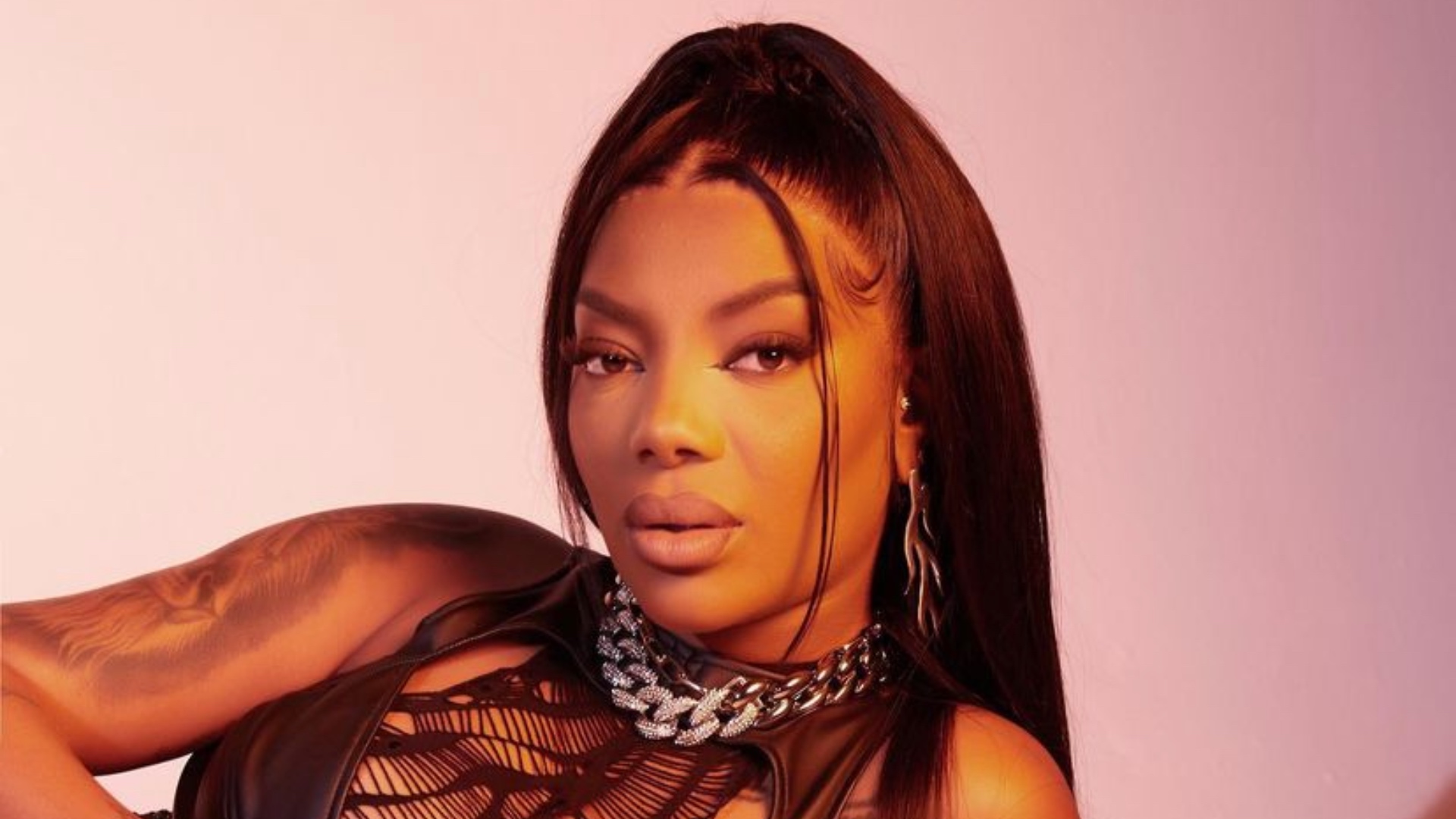 Ludmilla desabafa sobre críticas de fãs referente ao valor de seu show: “Vou devolver exatamente o que vocês me derem!”