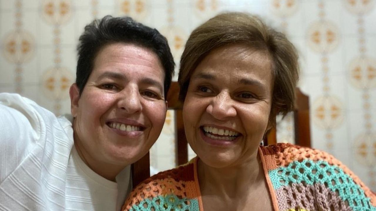 Após susto, Claudia Rodrigues recebe alta, explica o que ocorreu e agradece: “Adorei que fizeram orações pra mim”