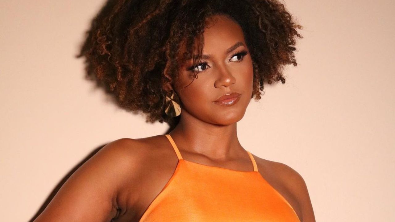 Ex-BBB Jessi Alves conta que ganhou 10kg após o reality: “Acabei descontando na comida”