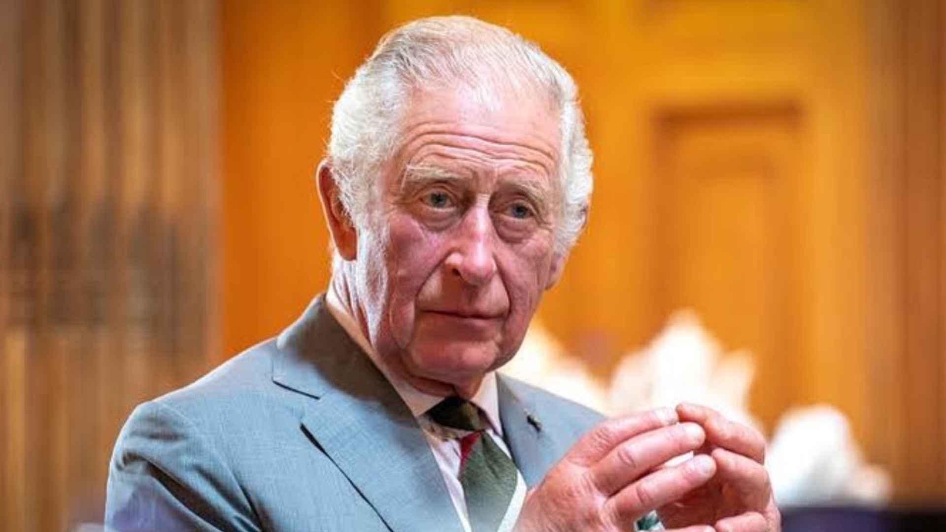 Rei Charles III confidencializou à Princesa Diana que poderia ser gay