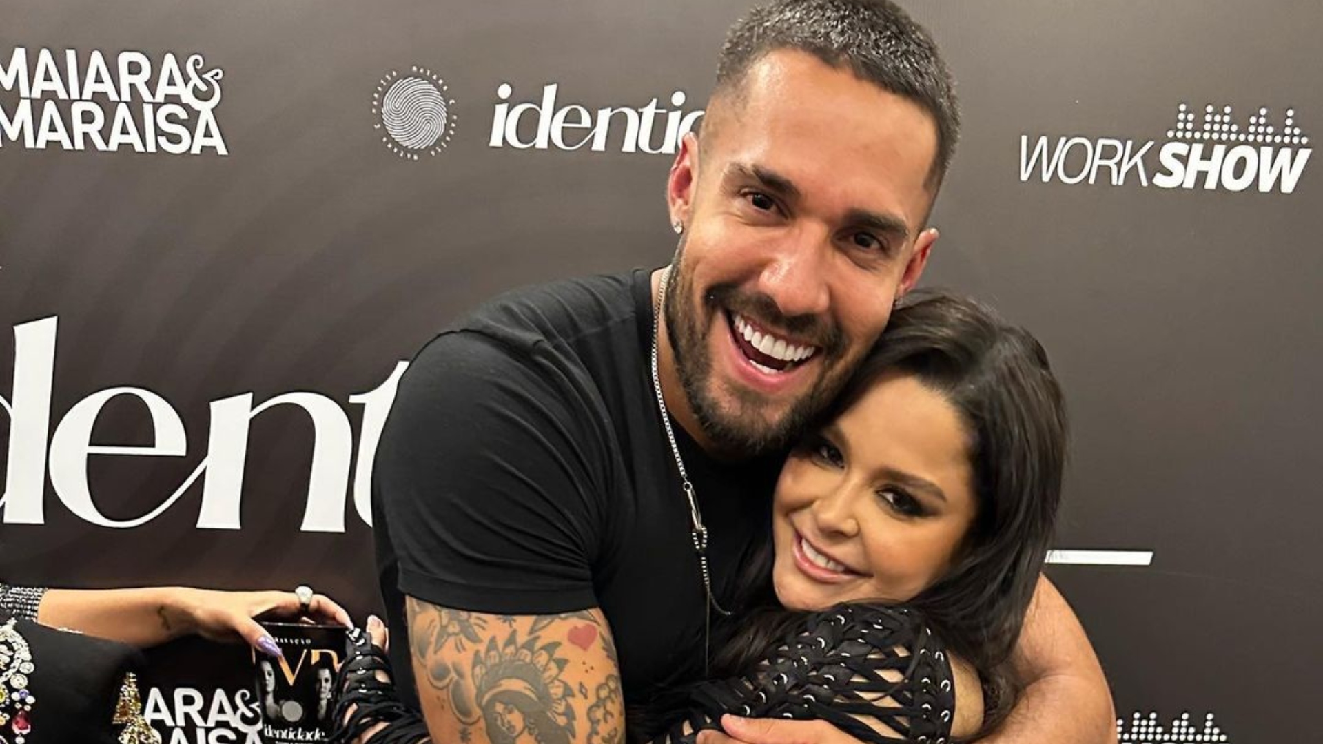Bil Araújo confirma affair com Maraisa