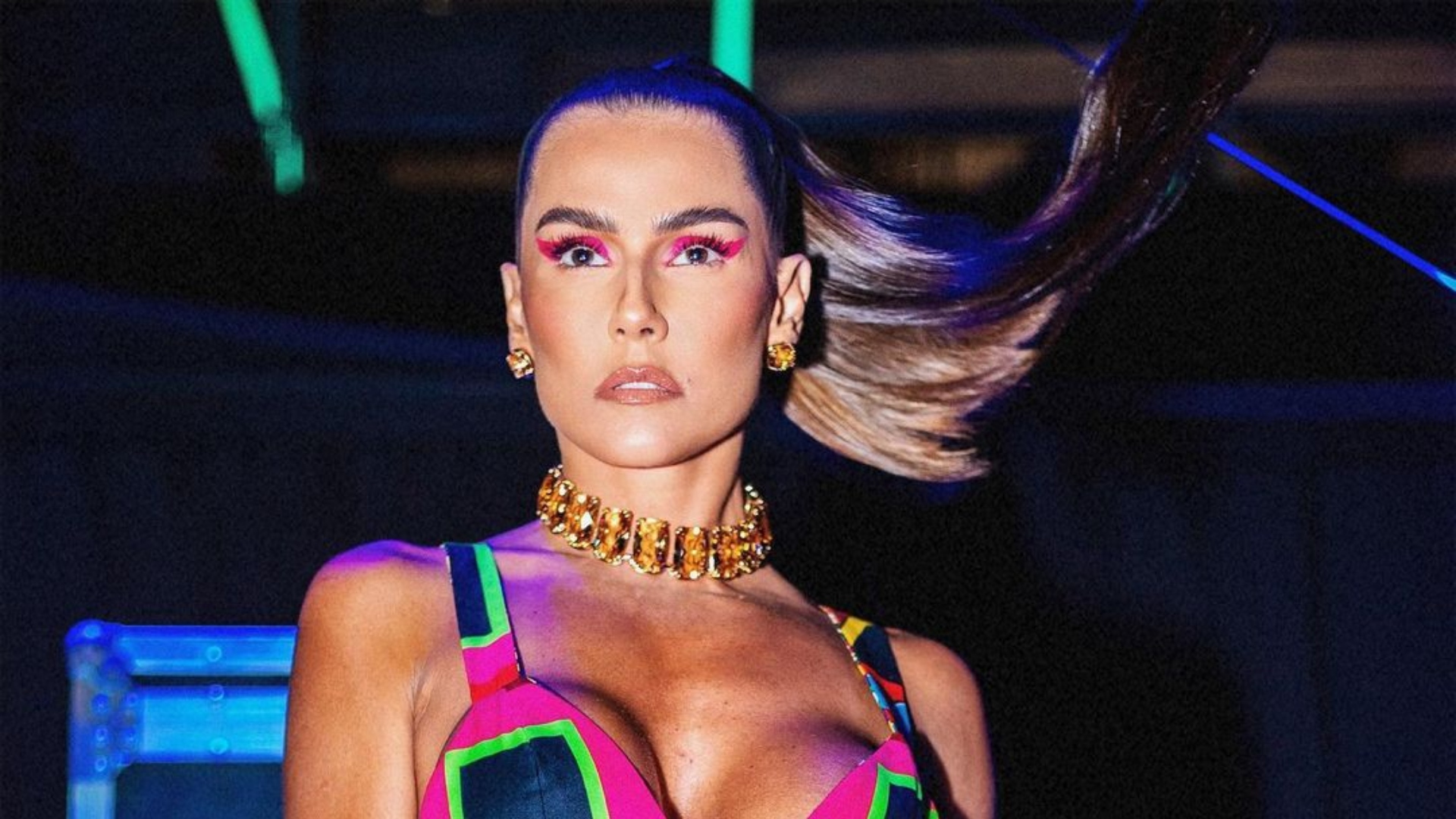 Repórter da Globo detona Deborah Secco por look usado na cobertura da Copa