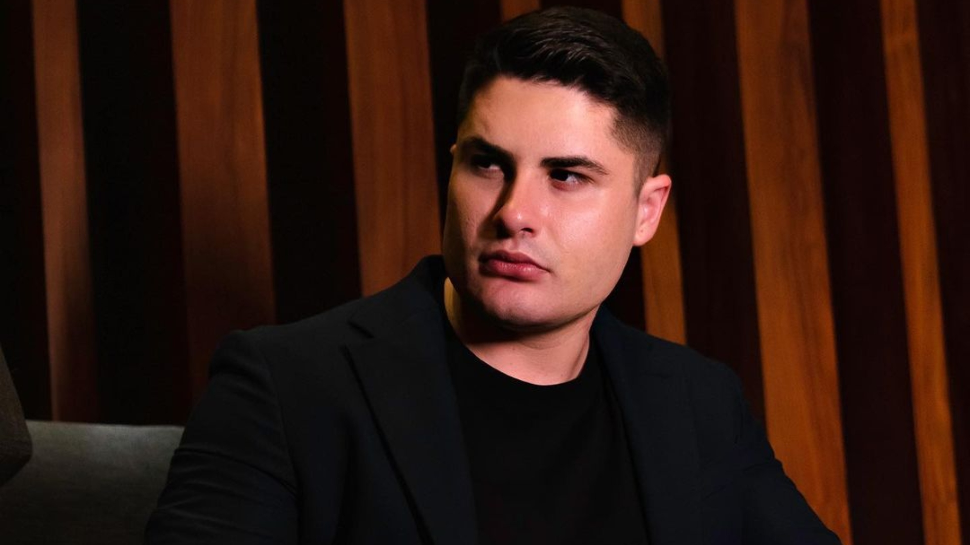 Lucas Souza faz primeira aparição após desistir de A Fazenda 15: “Vou me recuperar”