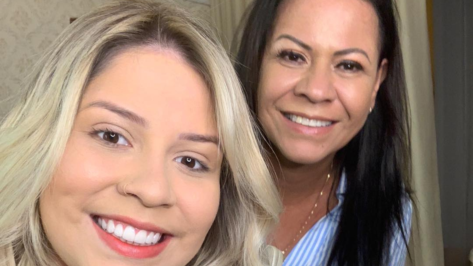 Mãe de Marília Mendonça revela que mantém o quarto da cantora intacto: “Ano dolorido”