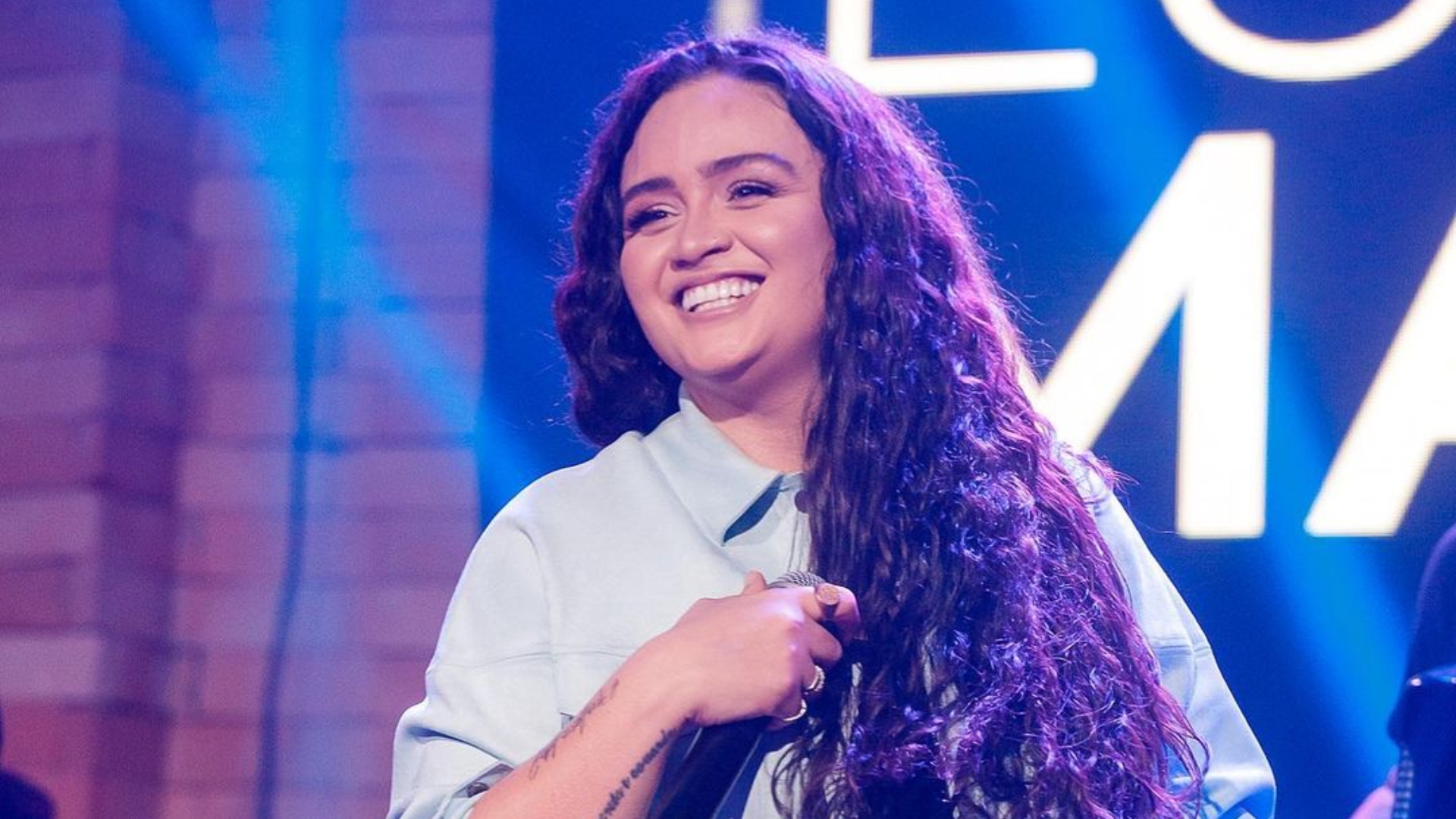 “Está sendo muito legal, mas muito difícil também, a vida é isso”, desabafa a cantora Luiza sobre nova fase solo
