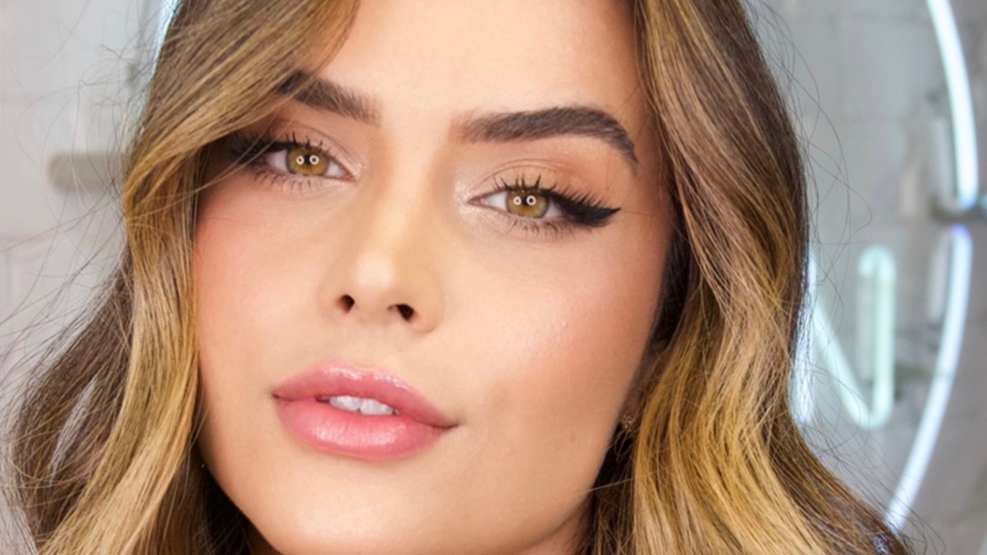 Maquiadora dá 4 dicas de como fazer uma make perfeita para o verão