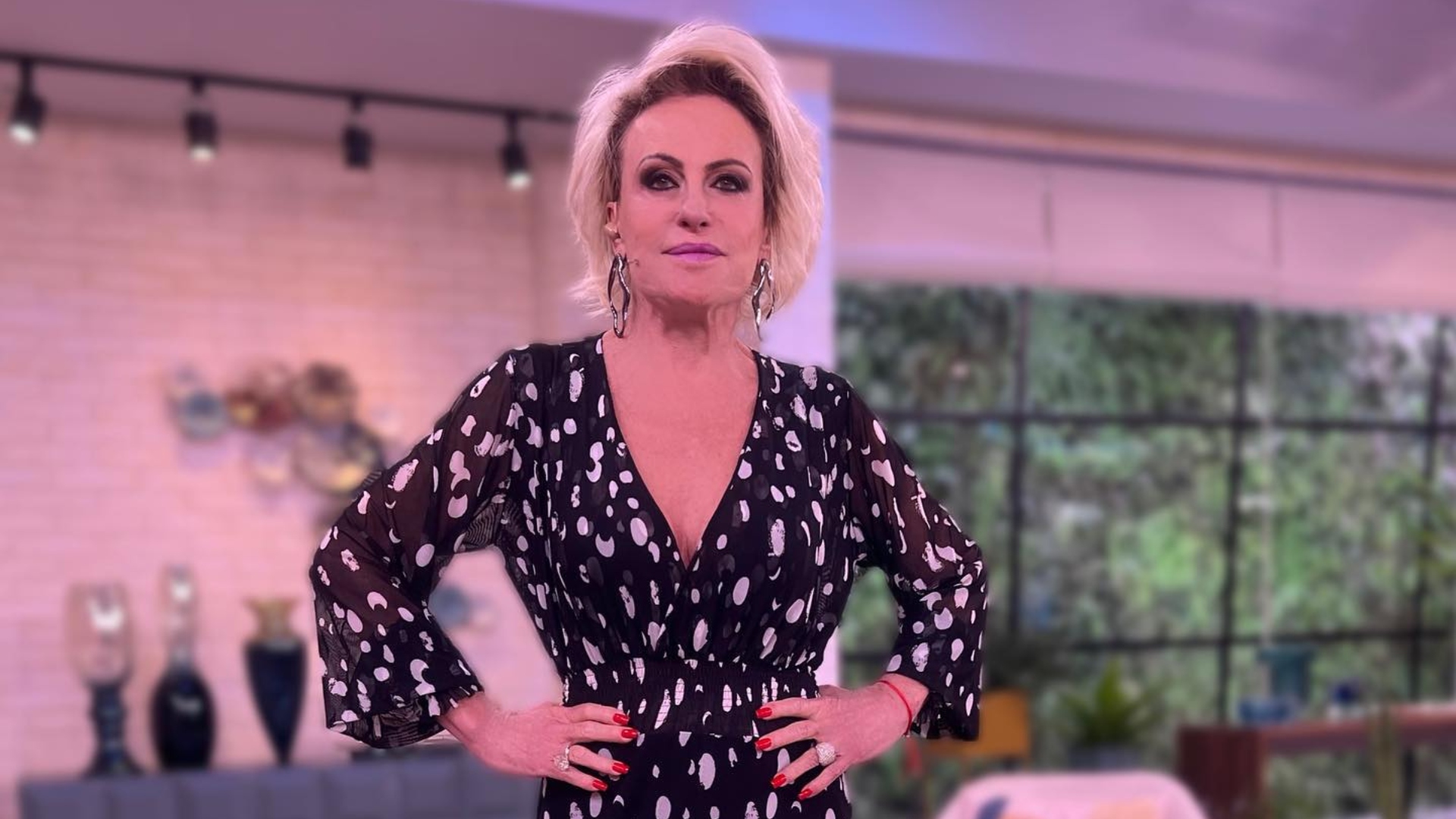 Ana Maria Braga faz pergunta polêmica e intimida repórter