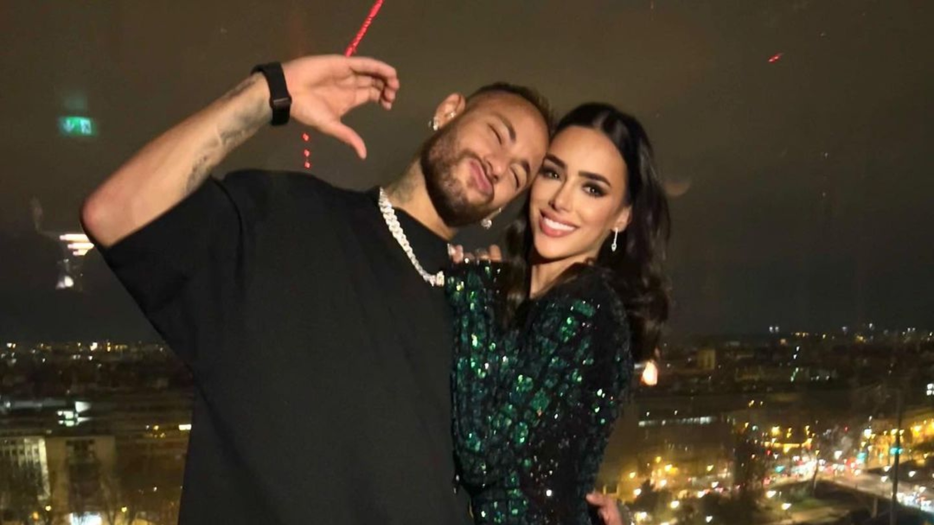 Neymar papai? Namorada do jogador dá evidência e web suspeita de gravidez