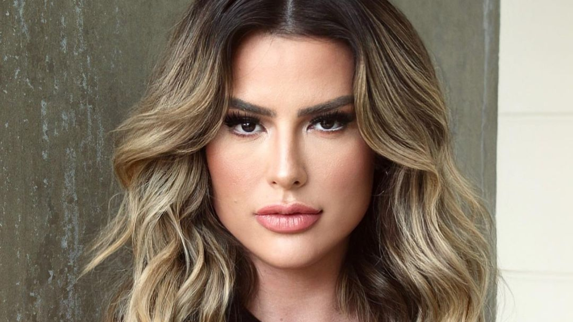 Ex-BBB Fernanda Keulla enfrenta apuros em enchente de São Paulo