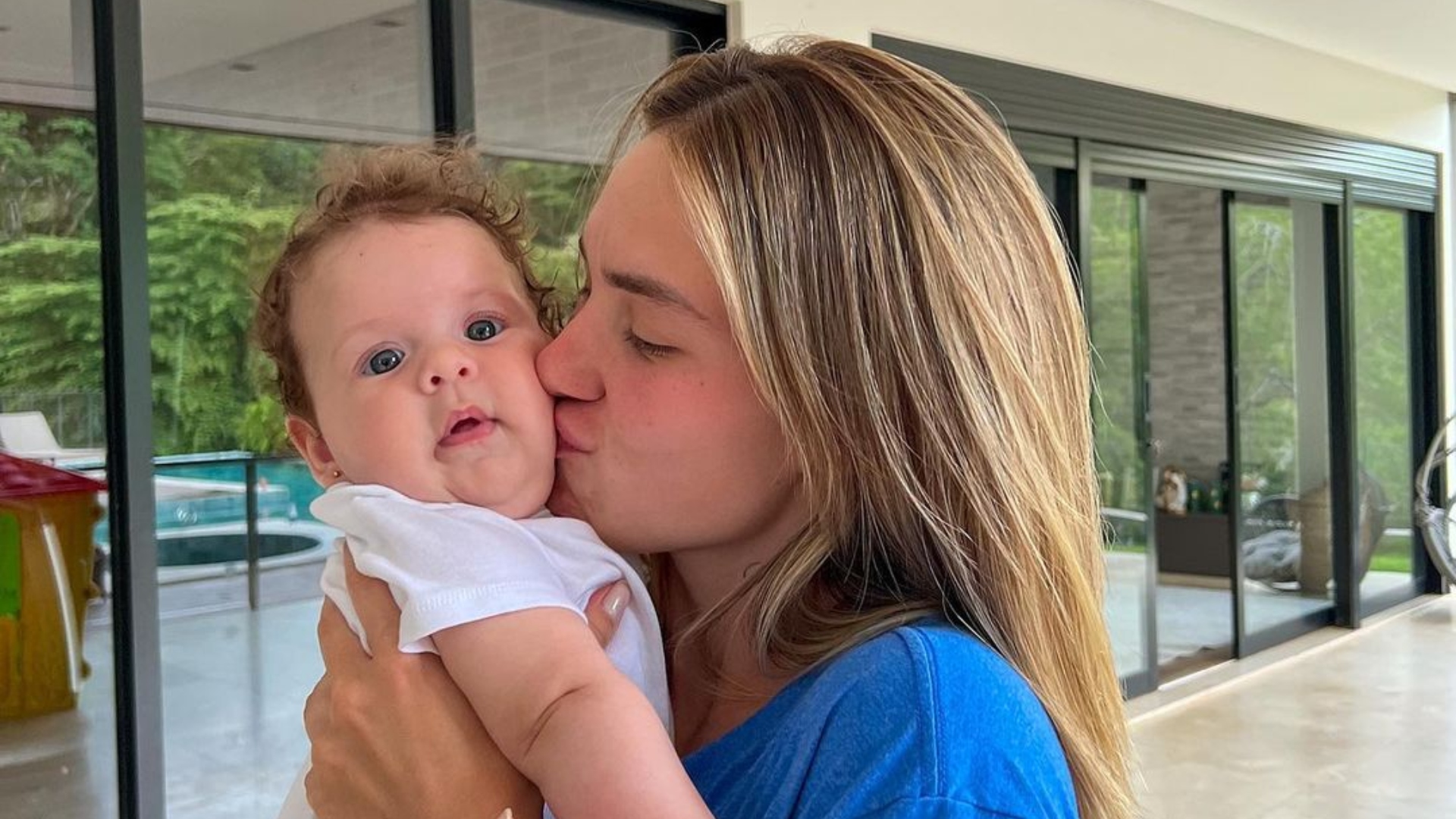 Virginia faz festão para celebrar 4 meses da filha Maria Flor