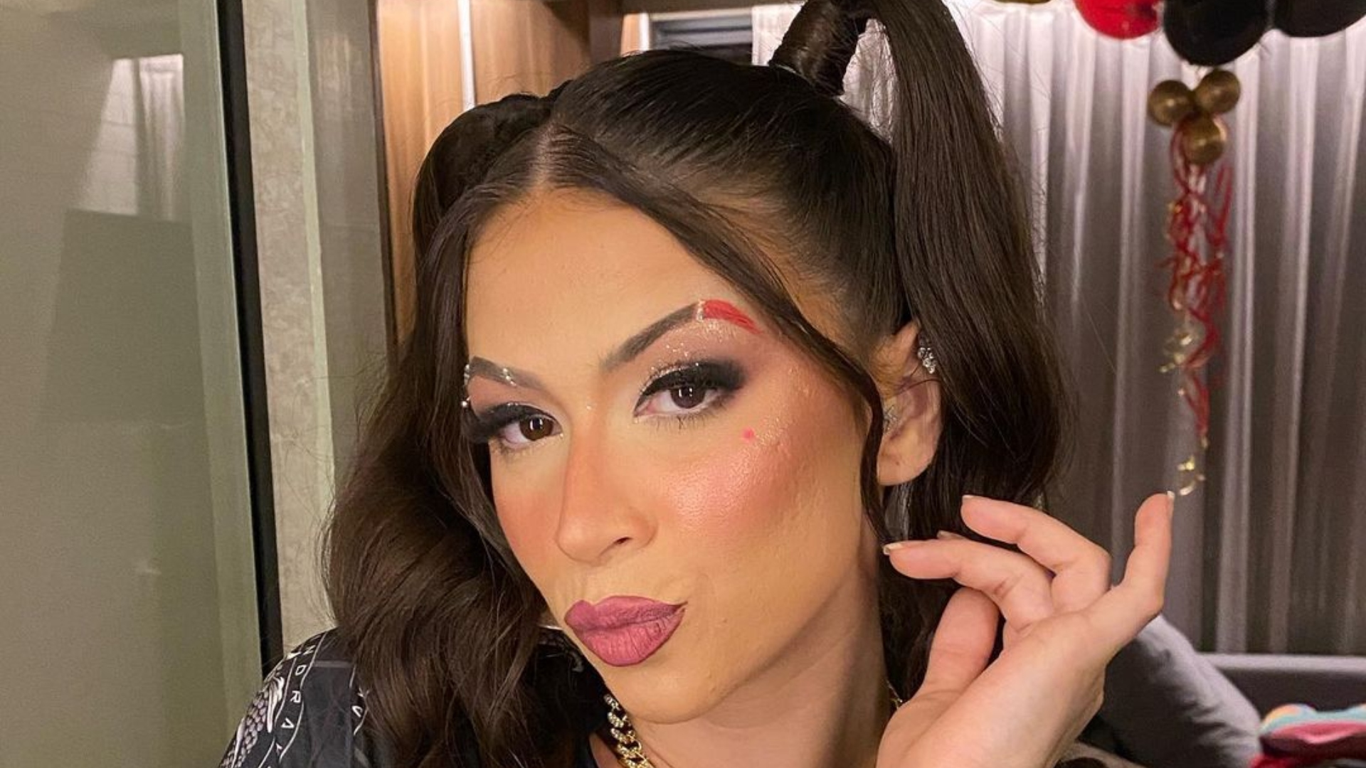 Mc Pipokinha se pronuncia após debochar de professores e ter sete shows cancelados