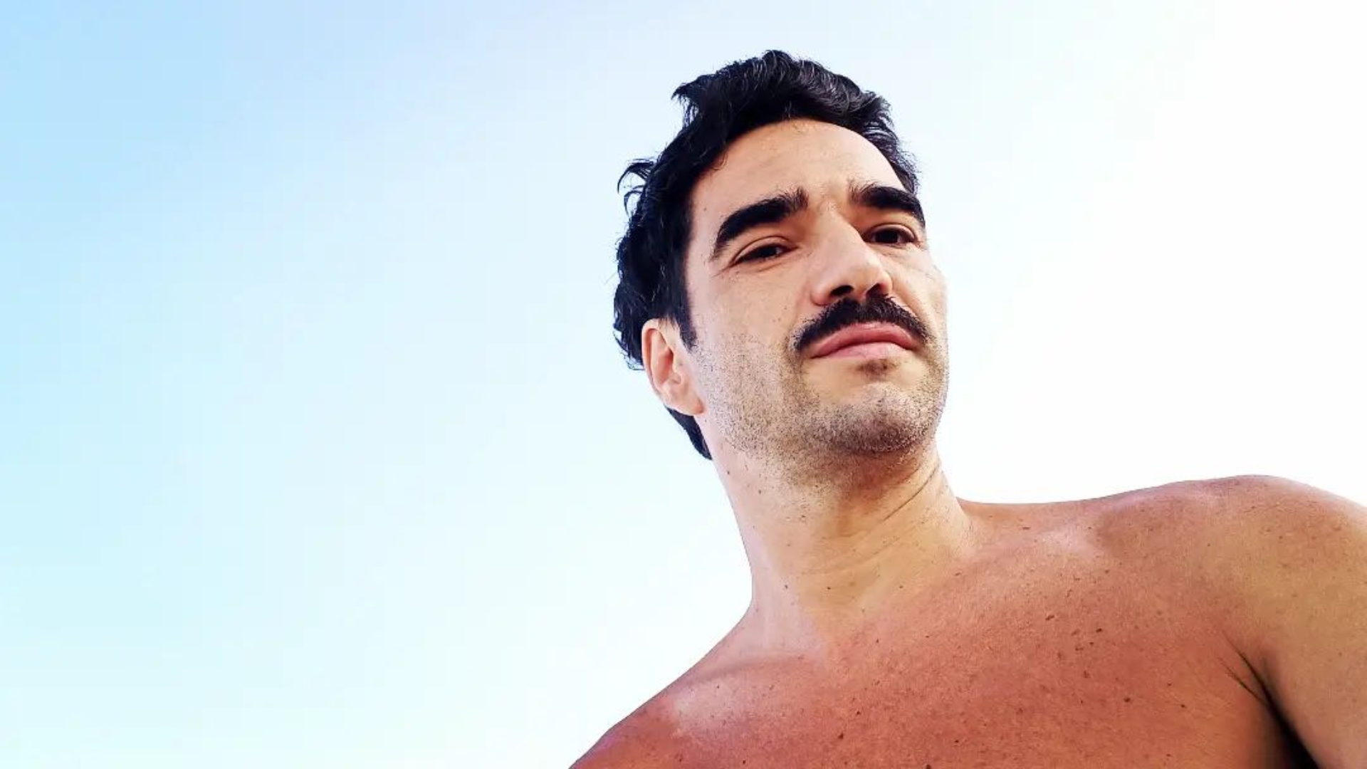 Caio Blat revela que já viveu romance com uma mulher trans