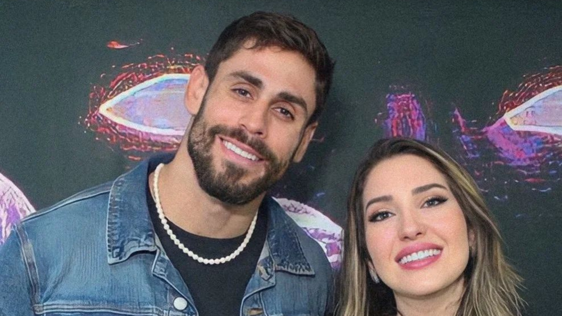 Cara de Sapato e Amanda Meirelles dançam coladinhos: “Saudades”