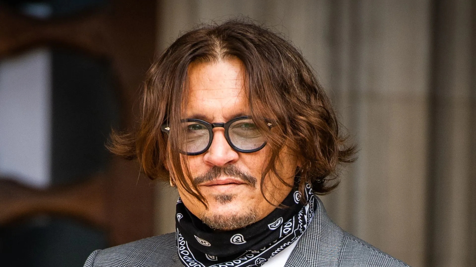 Johnny Depp é encontrado inconsciente; Banda desmente