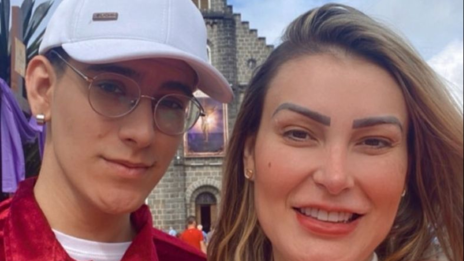 Arthur Urach comenta sobre relação com a mãe após assumir bissexualidade
