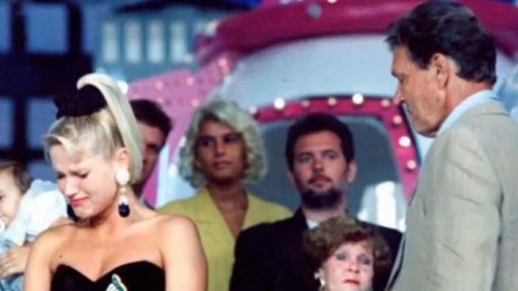 Xuxa quebra silêncio sobre reencontro com o pai: “Sem querer”