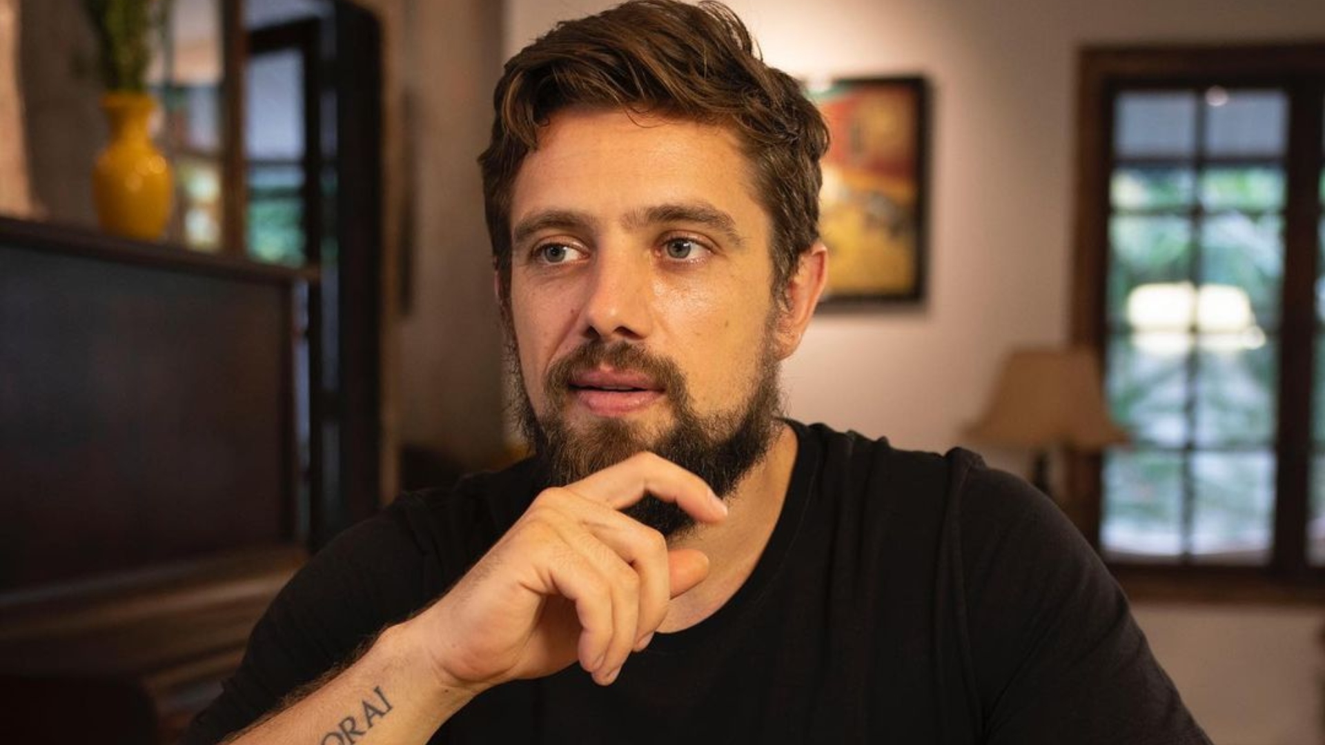 Rafael Cardoso abre o jogo sobre rumores de afastamento da carreira
